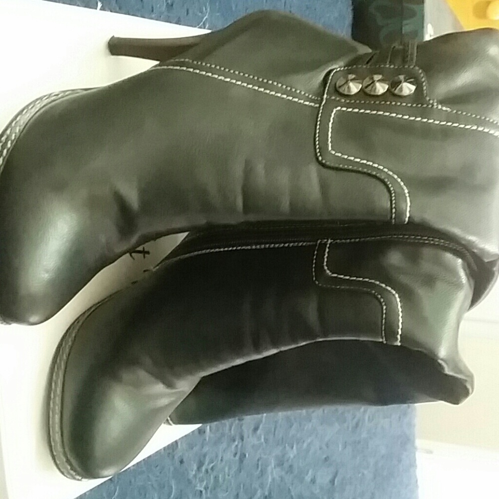 Black boots